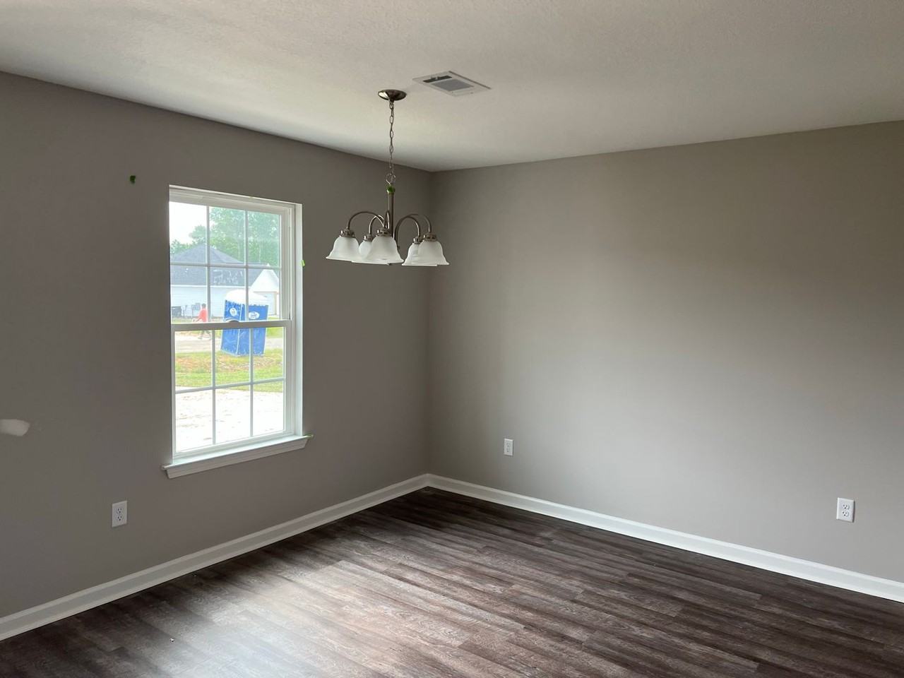 7054 White Pine Ave - Photo 5 of 14