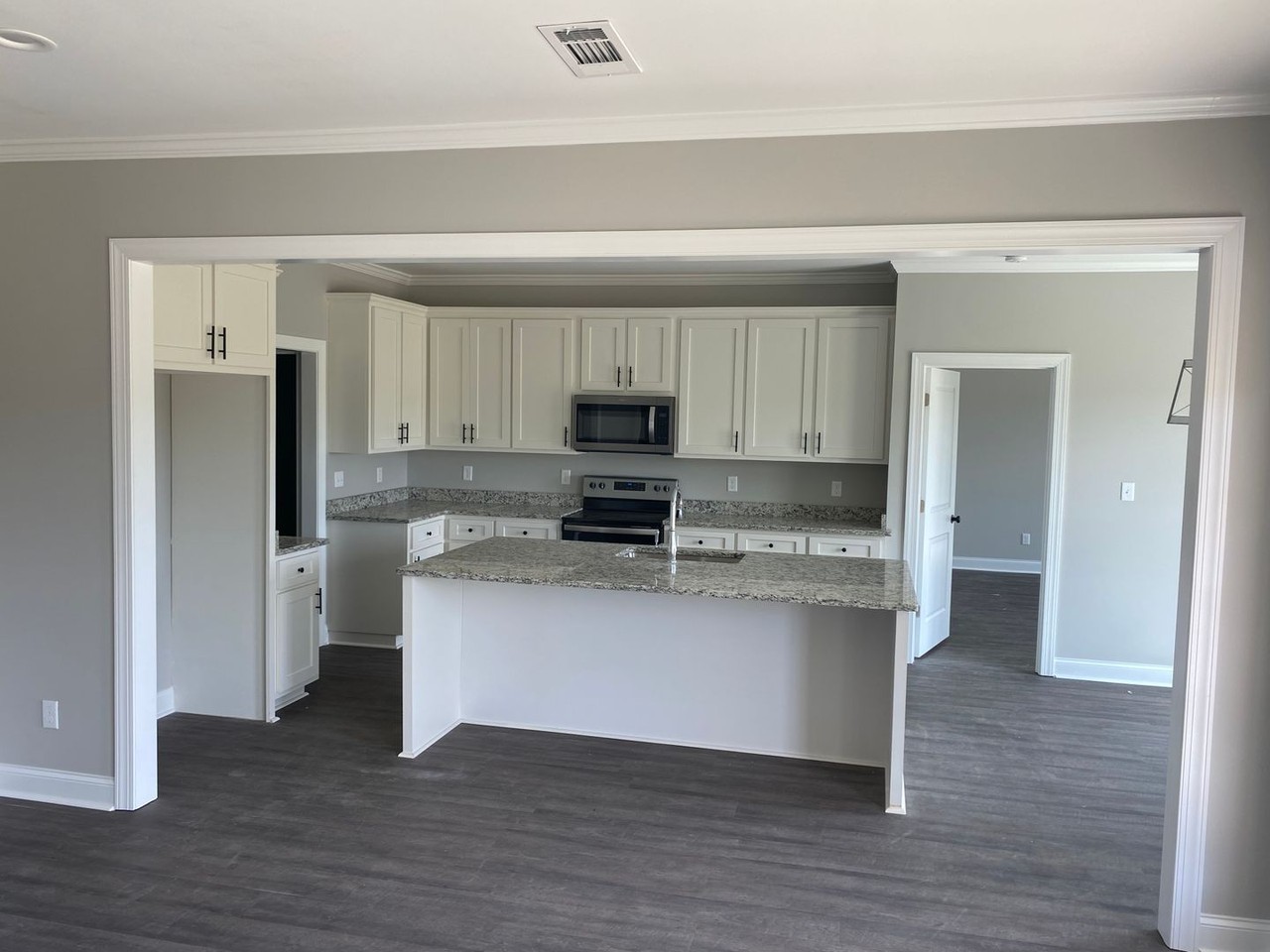 139 Scarlet Way - Photo 2 of 11