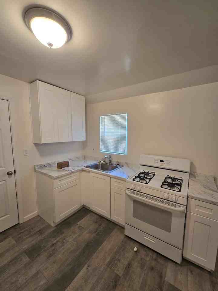 616 J Street - Photo 5 of 7