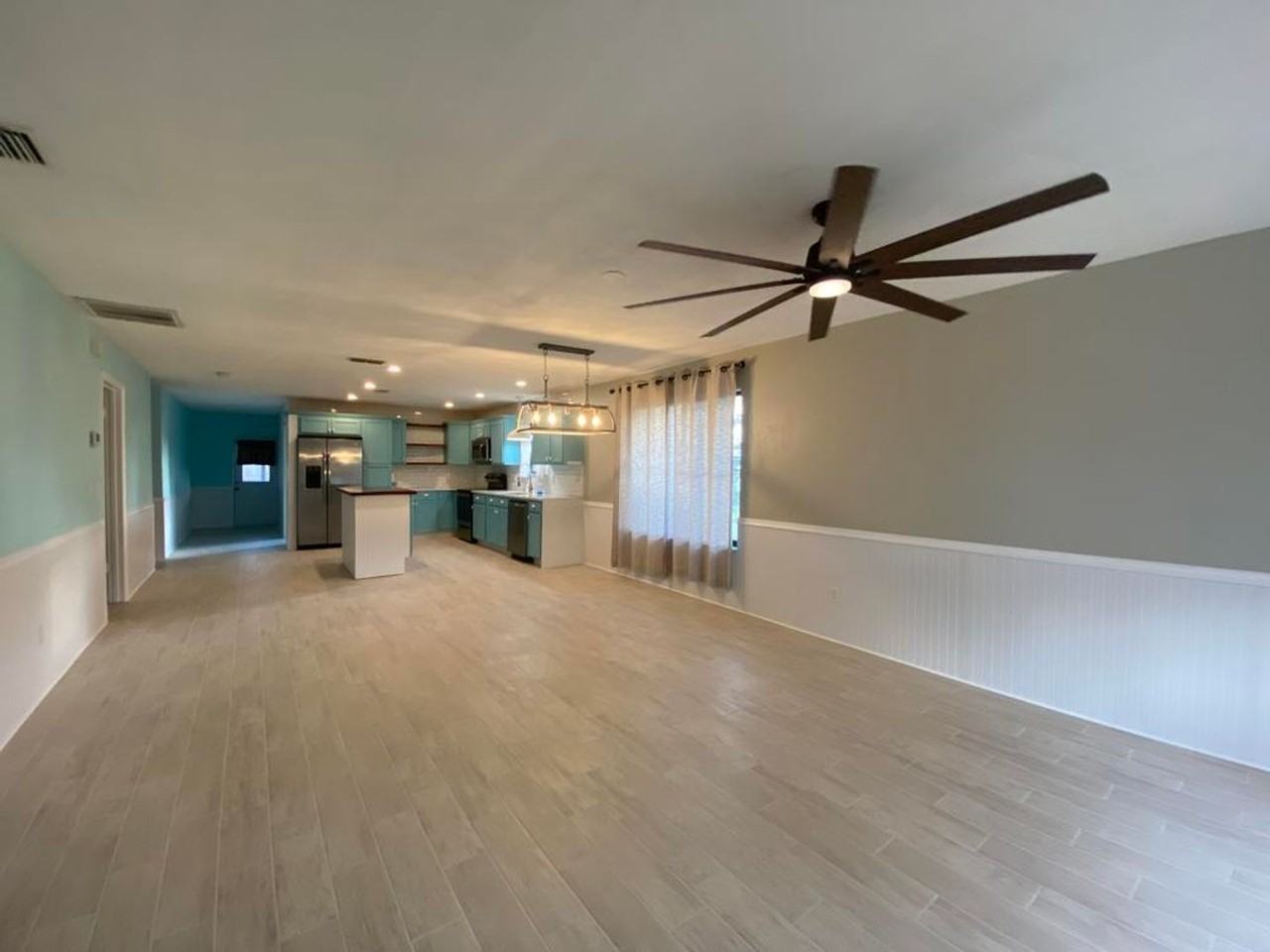 1245 Mardrake Rd - Photo 2 of 25