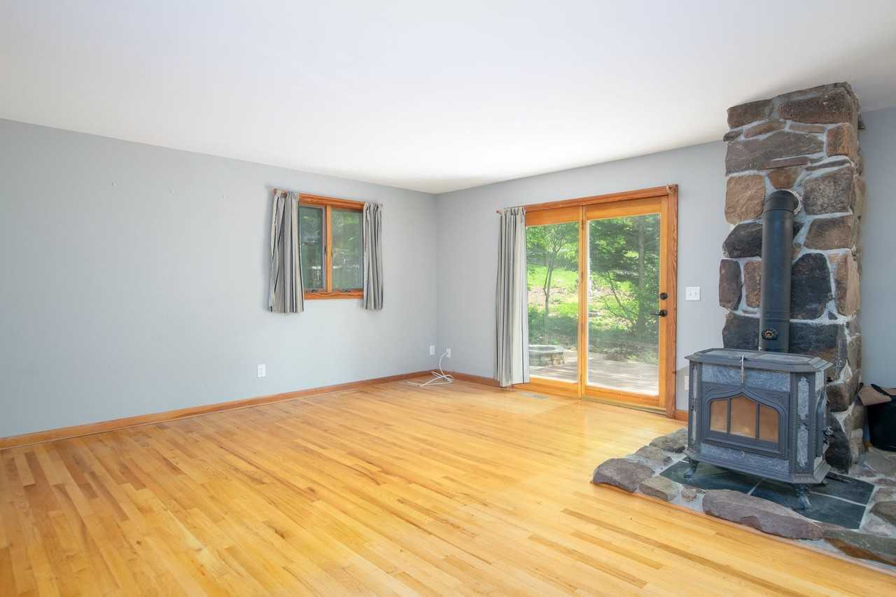 1802 Shelor Ln - Photo 3 of 23
