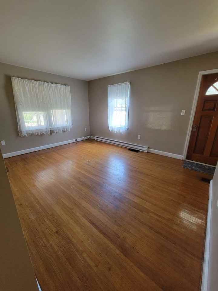 3289 Anthony Hwy - Photo 2 of 20