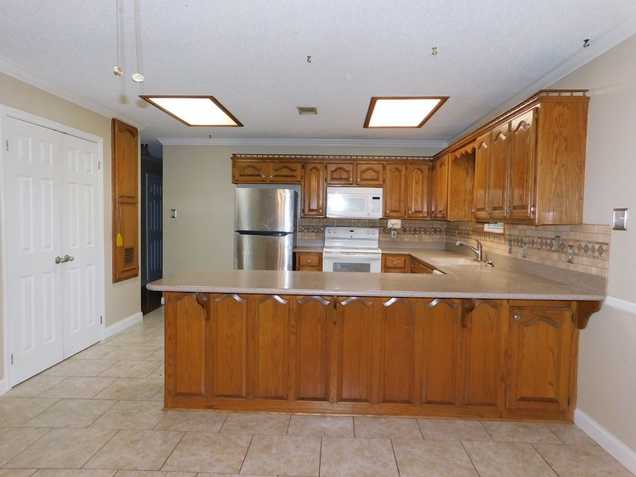 2221 Breckenridge Ter - Photo 3 of 5