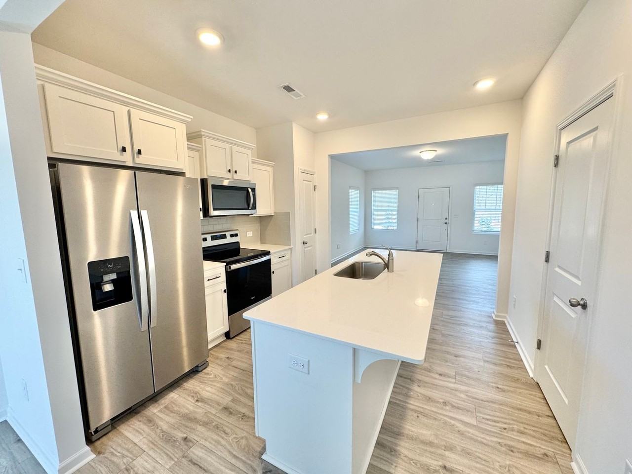 1353 Darlington Dr - Photo 2 of 16