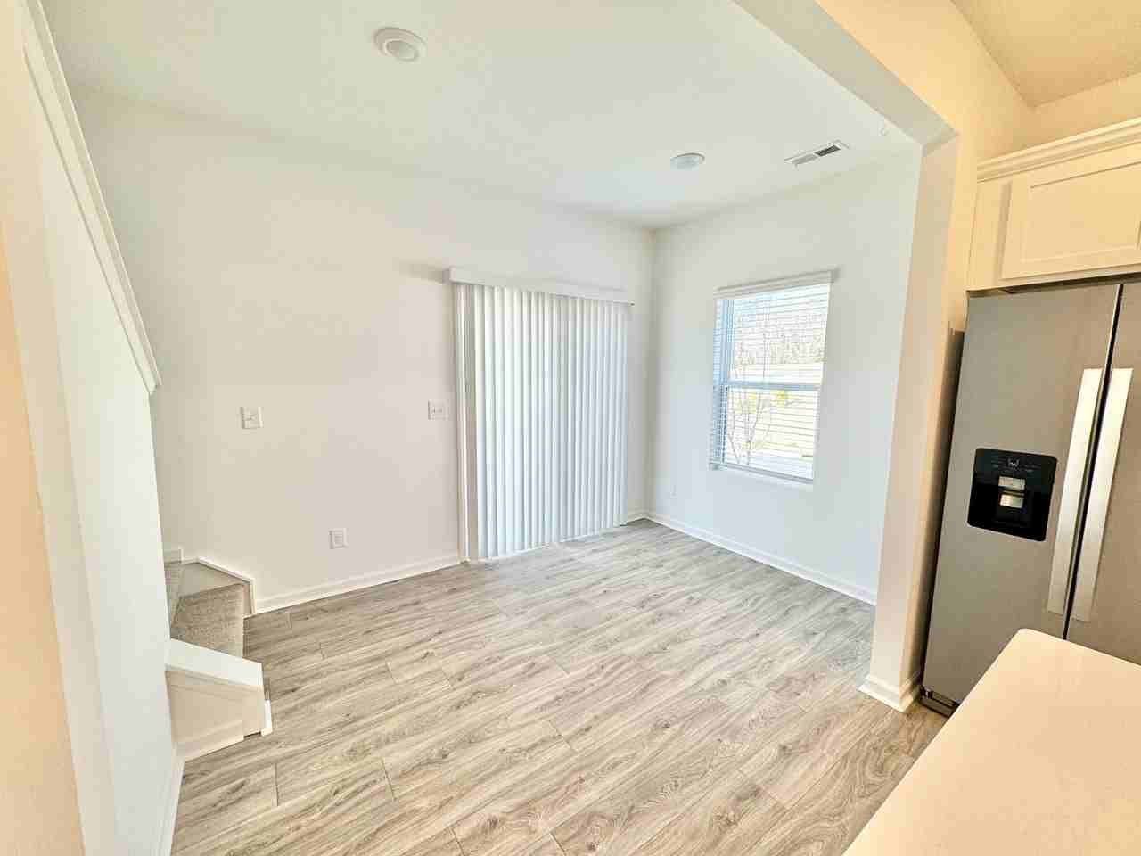 1353 Darlington Dr - Photo 3 of 16