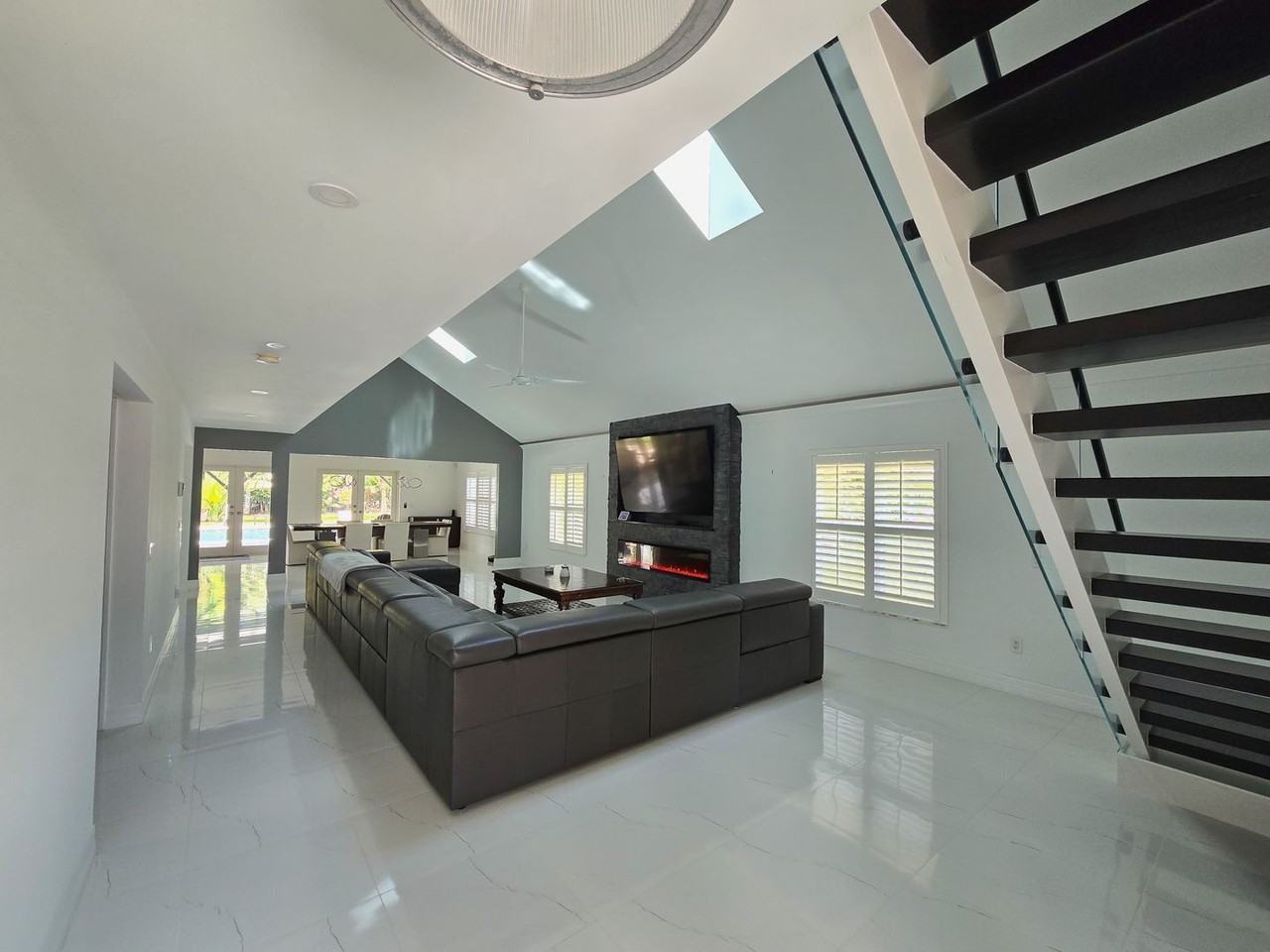 2180 Captains Walk - Photo 2 of 32