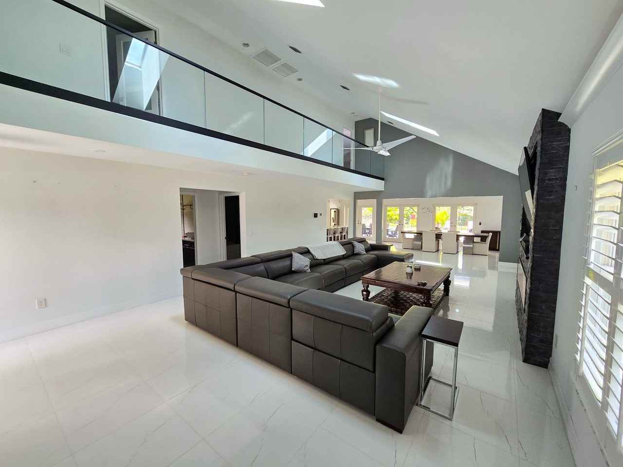 2180 Captains Walk - Photo 3 of 32