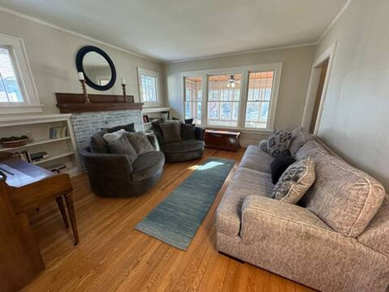 133 Avenue D - Photo 4 of 10