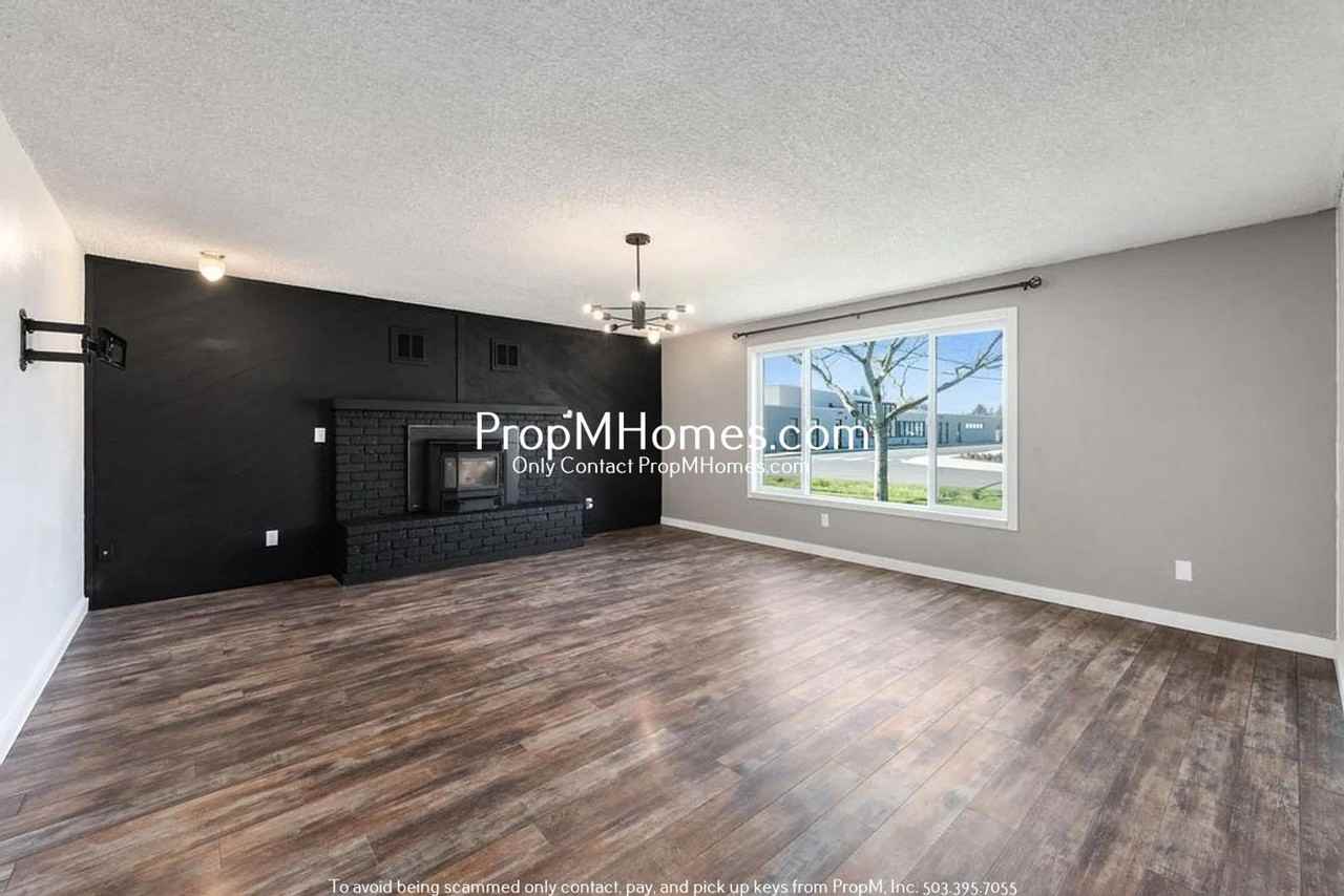 414 Market St - Photo 2 of 17