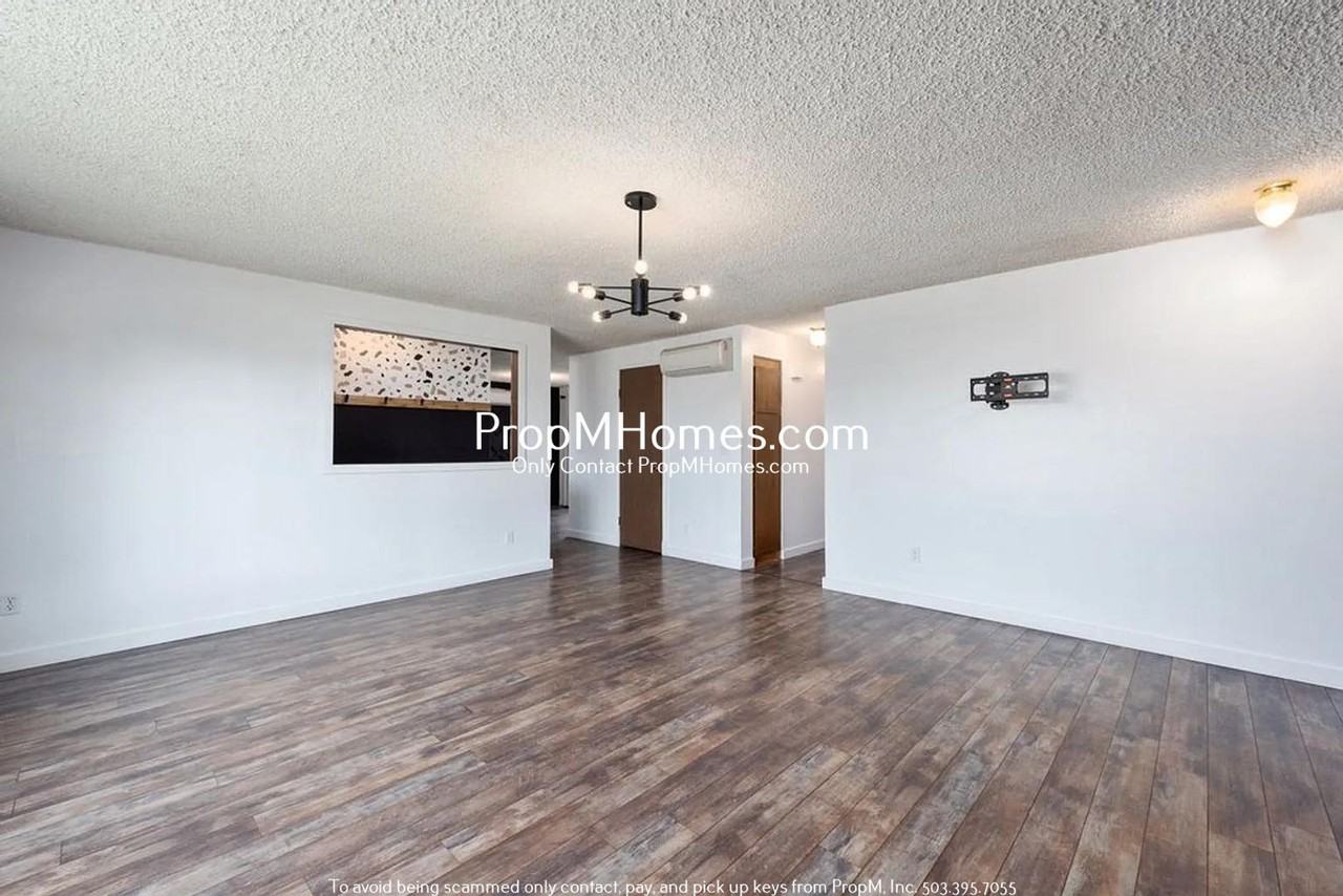 414 Market St - Photo 3 of 17