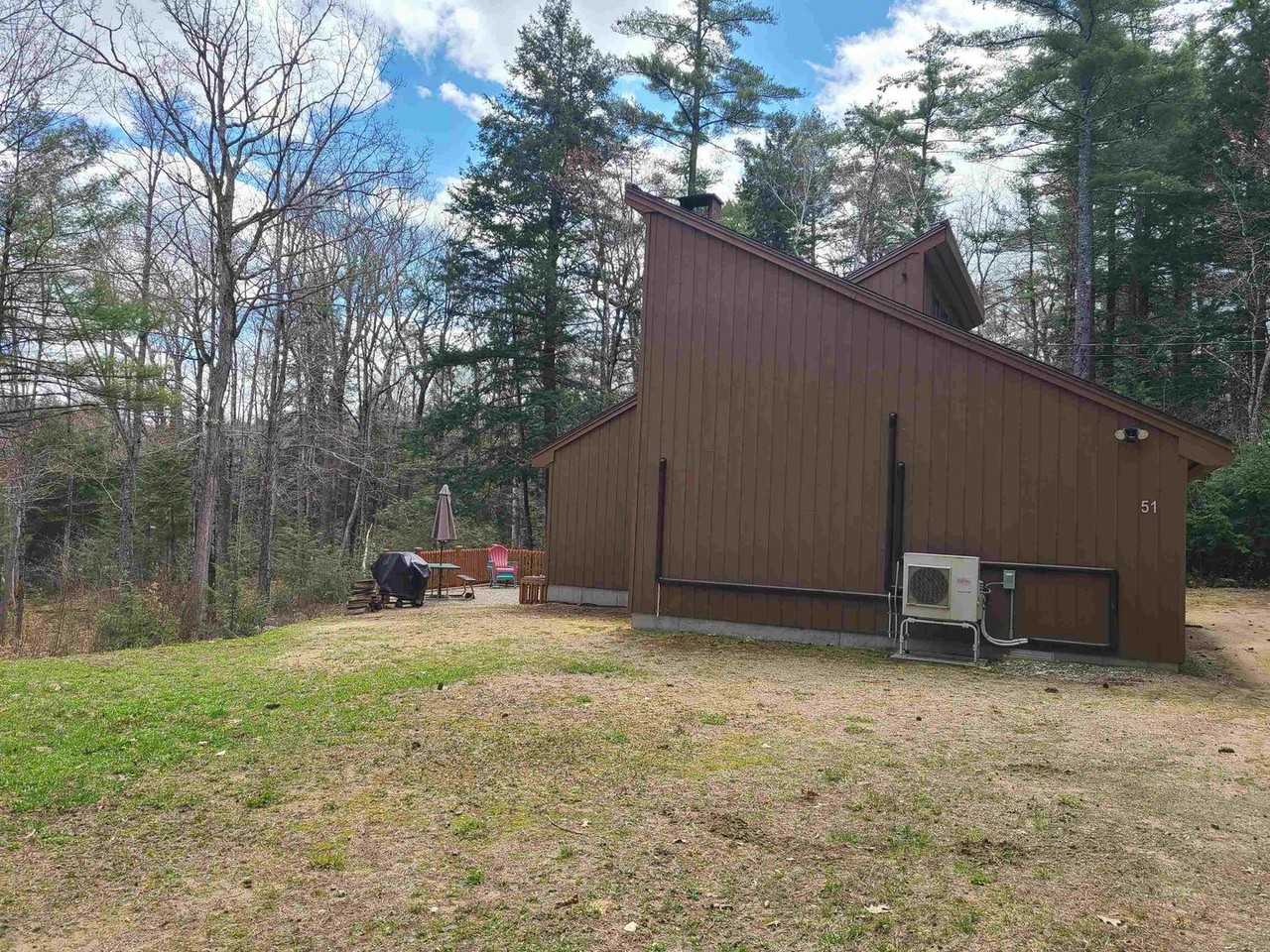 51 Acorn Ln - Photo 2 of 20