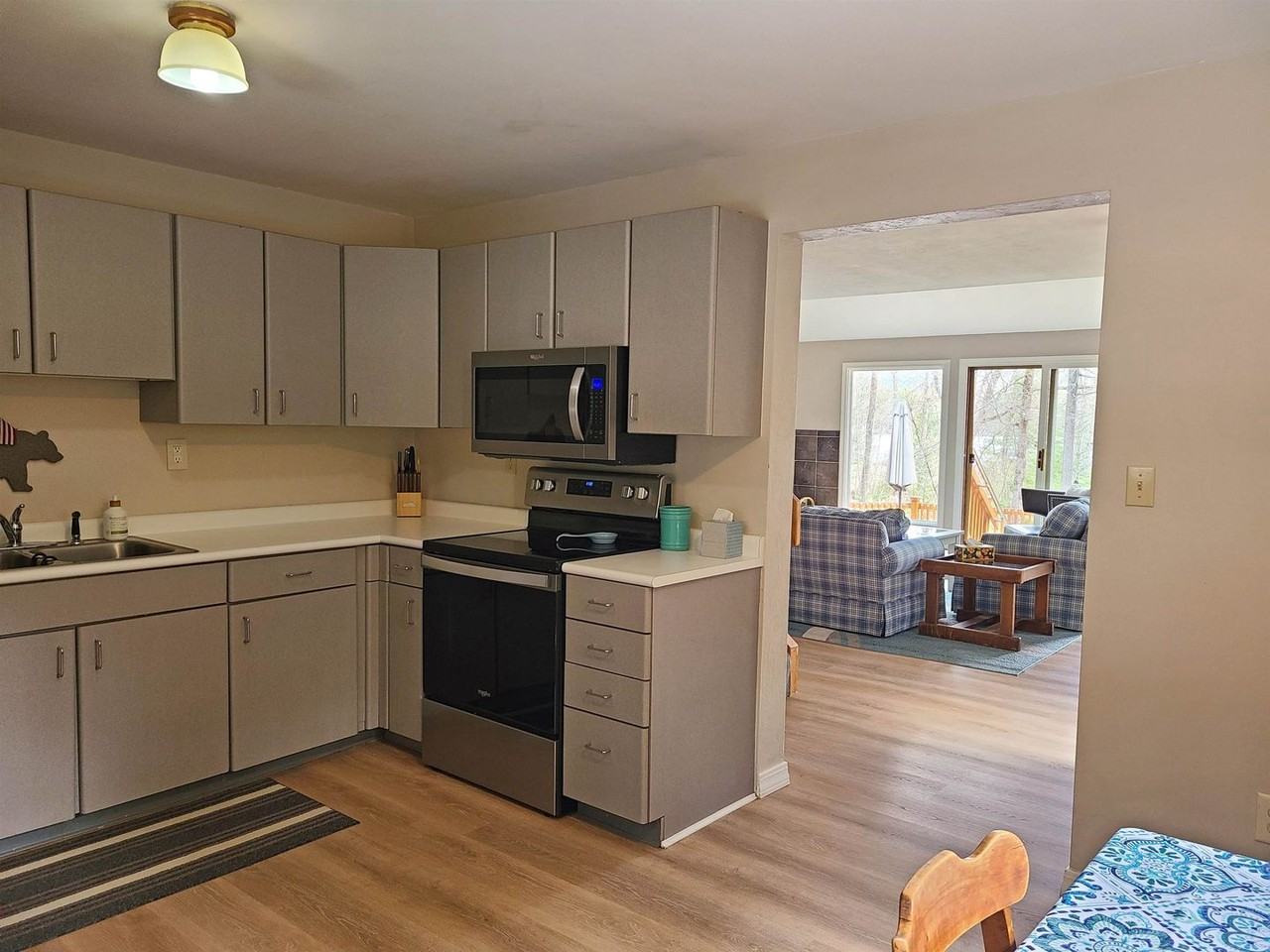 51 Acorn Ln - Photo 4 of 20