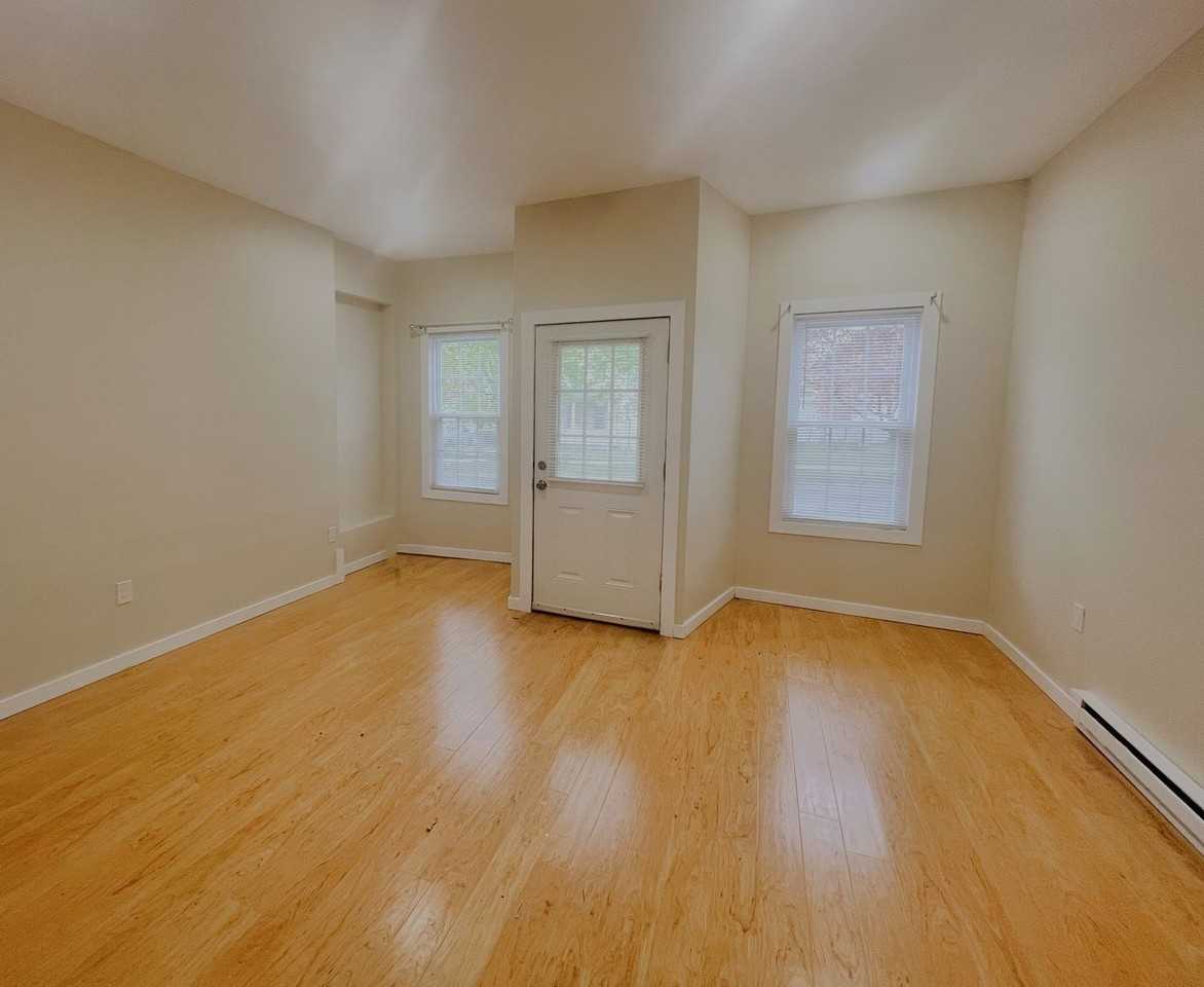 19 Hoosac St - Photo 2 of 3