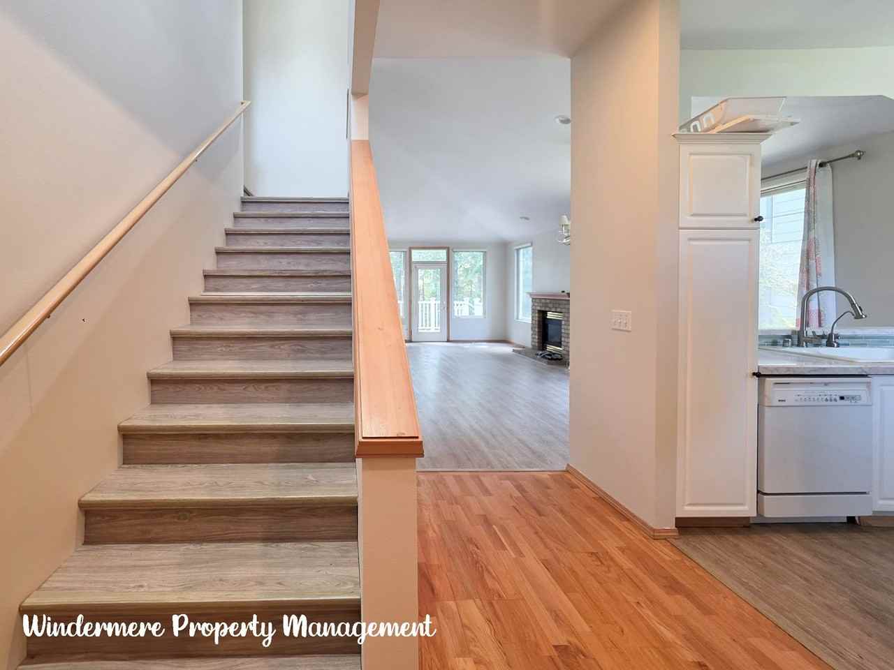 9629 Long Point Ln Nw - Photo 3 of 24