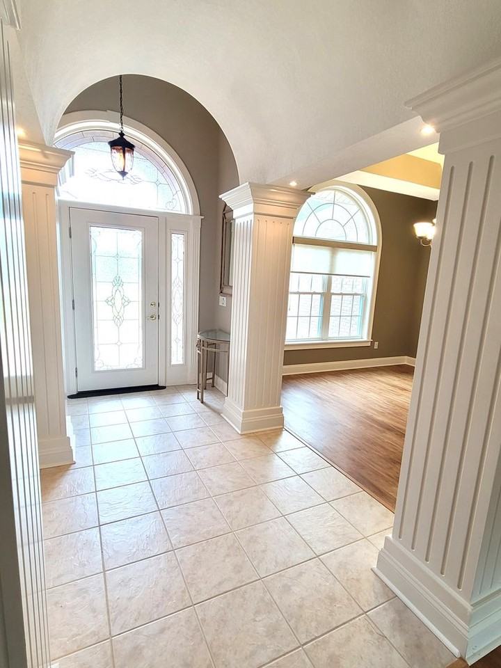 1224 Huntington Ridge Rd - Photo 2 of 41