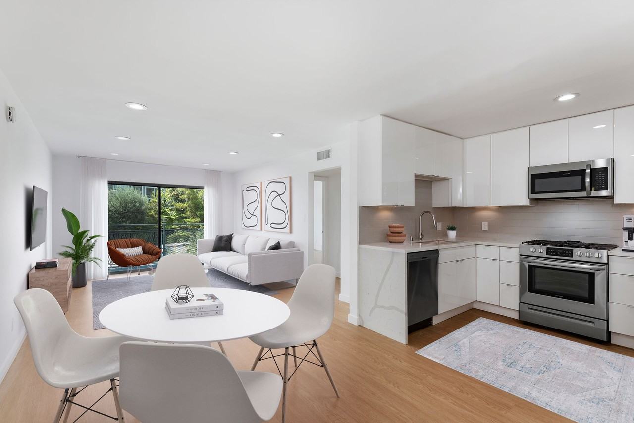 1546 Bundy Drive - Photo 2 of 4