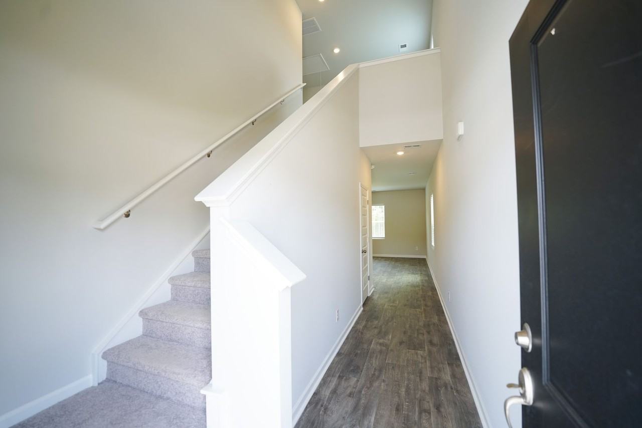 154 Bottlebrush Dr - Photo 5 of 26