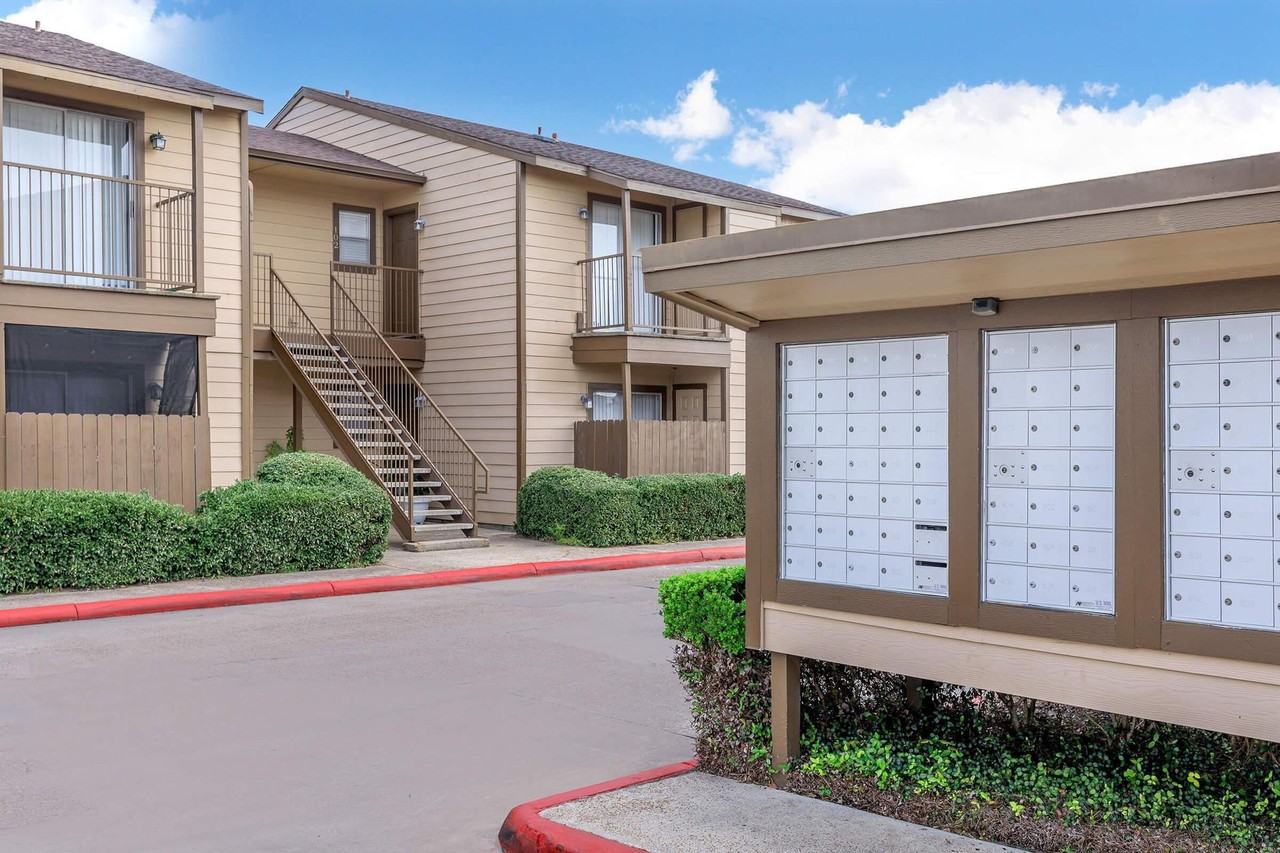 4314 Ave Q 1/2 - Photo 7 of 21