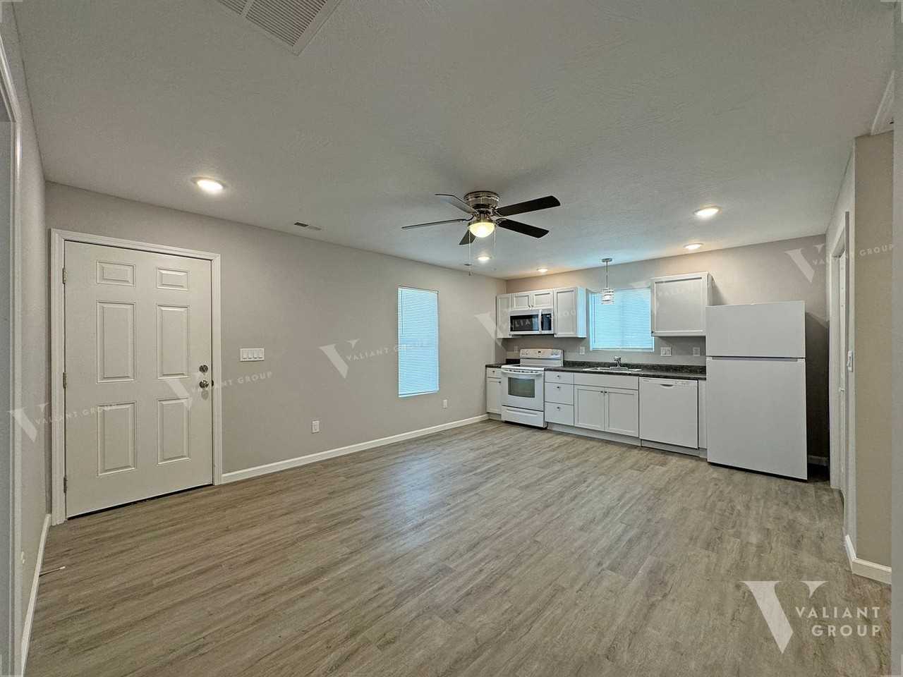 1426 N Ethyl Ave - Photo 2 of 12