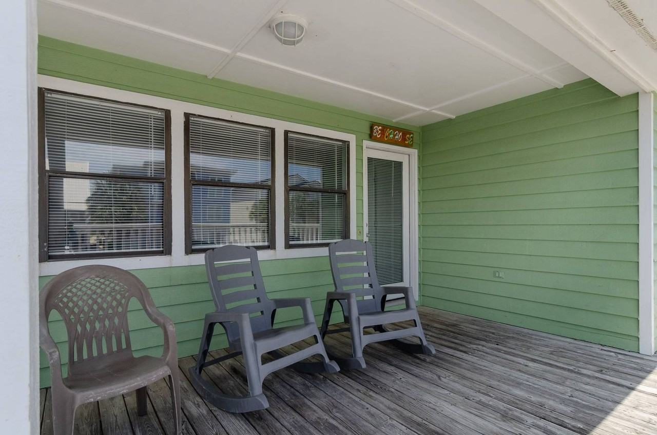 741 Fort Fisher Blvd N - Photo 5 of 50