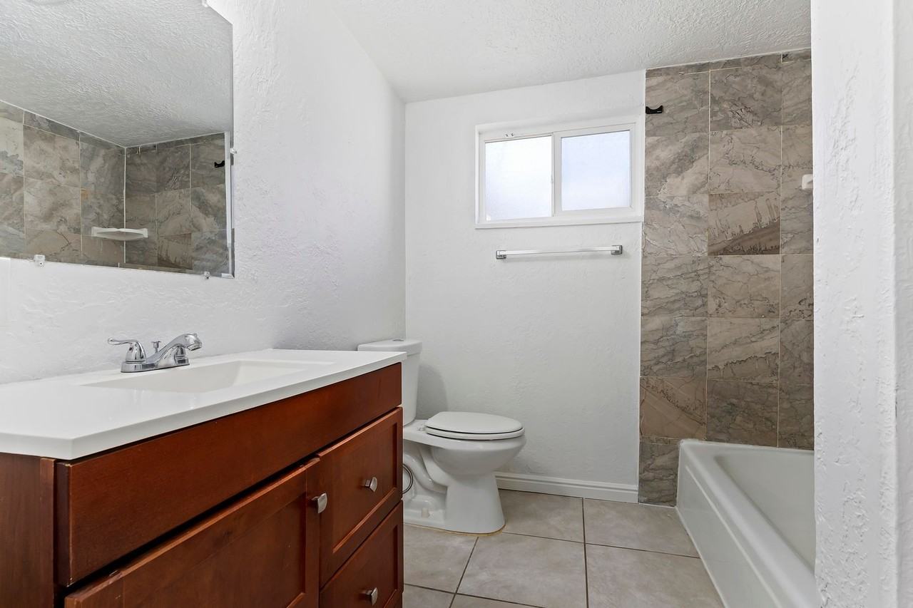 443 N Dorothea Way - Photo 7 of 26