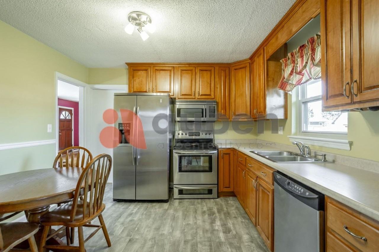 6121 Sherwood Dr - Photo 5 of 14