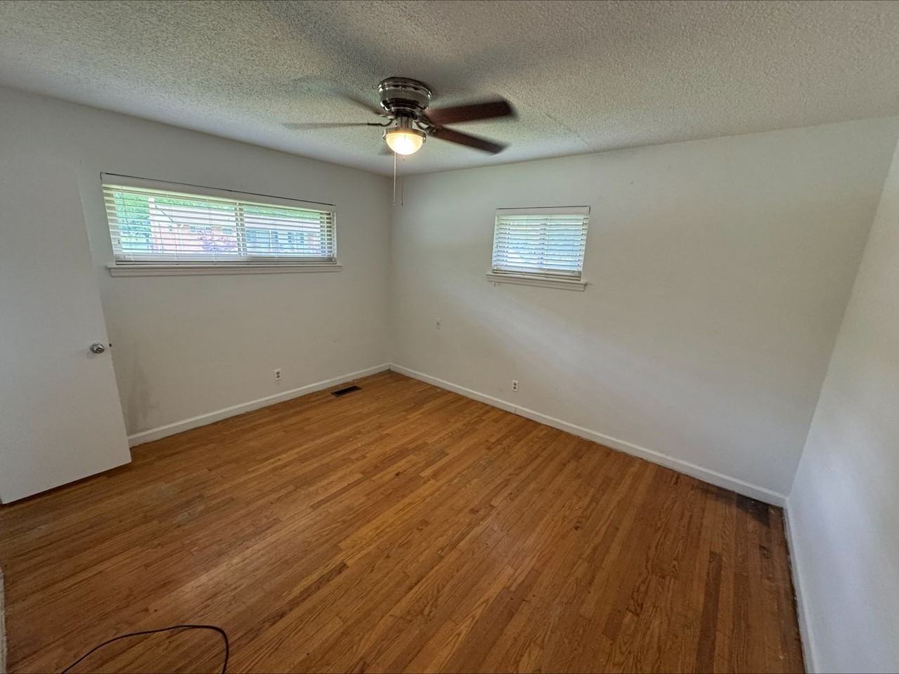 6121 Sherwood Dr - Photo 6 of 14