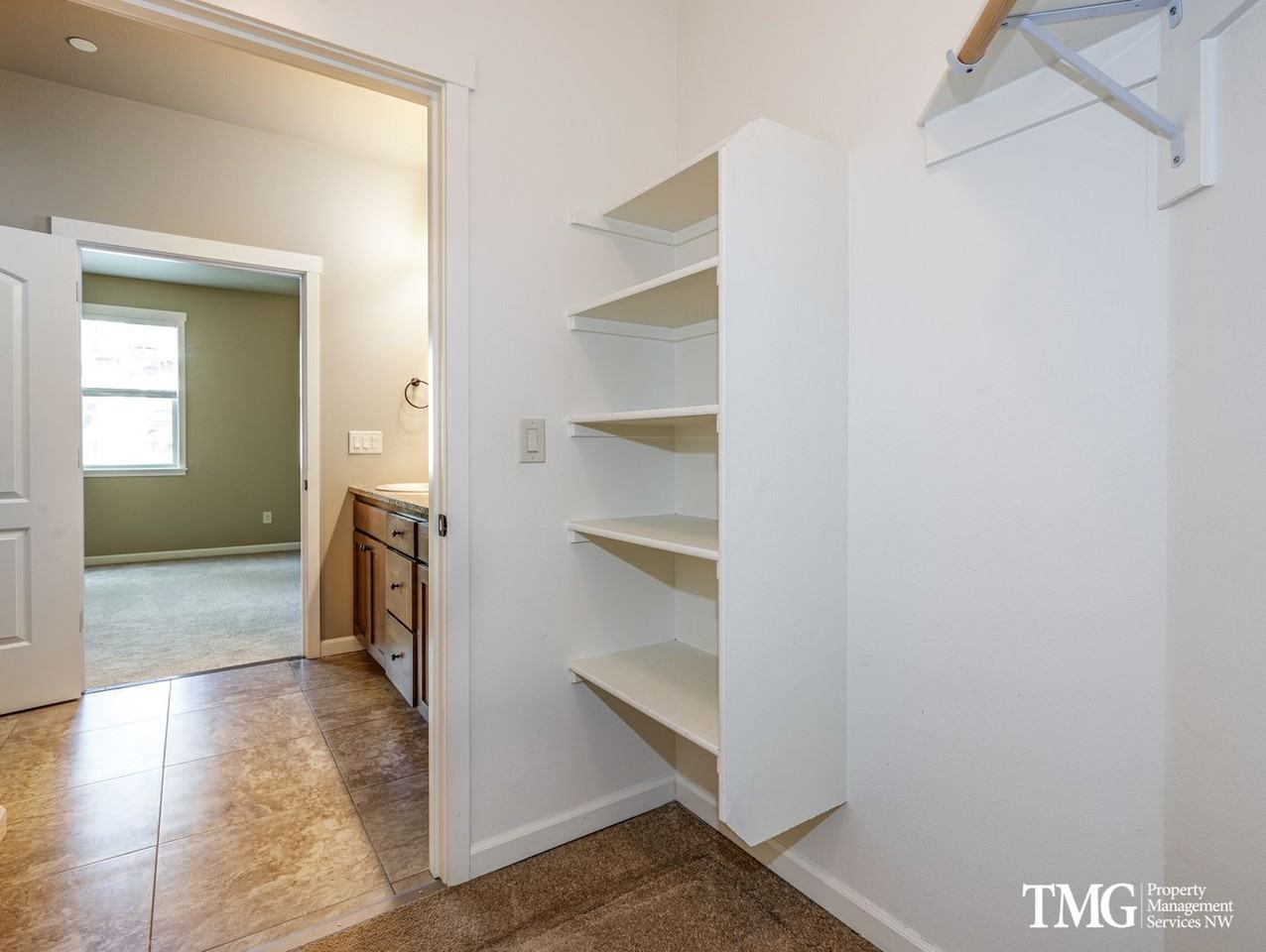 8119 Ne 20th St - Photo 3 of 20