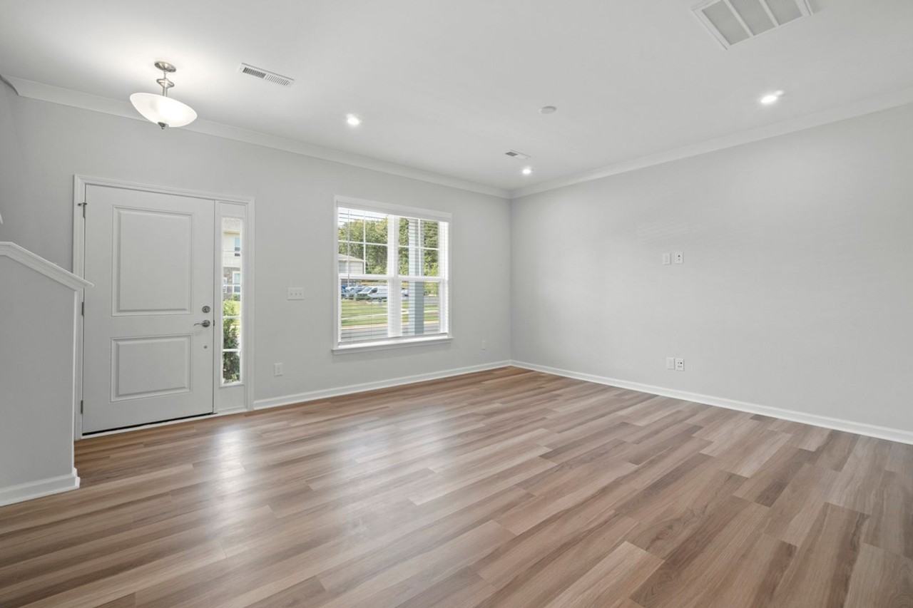 21136 Annabelle Pl - Photo 4 of 32