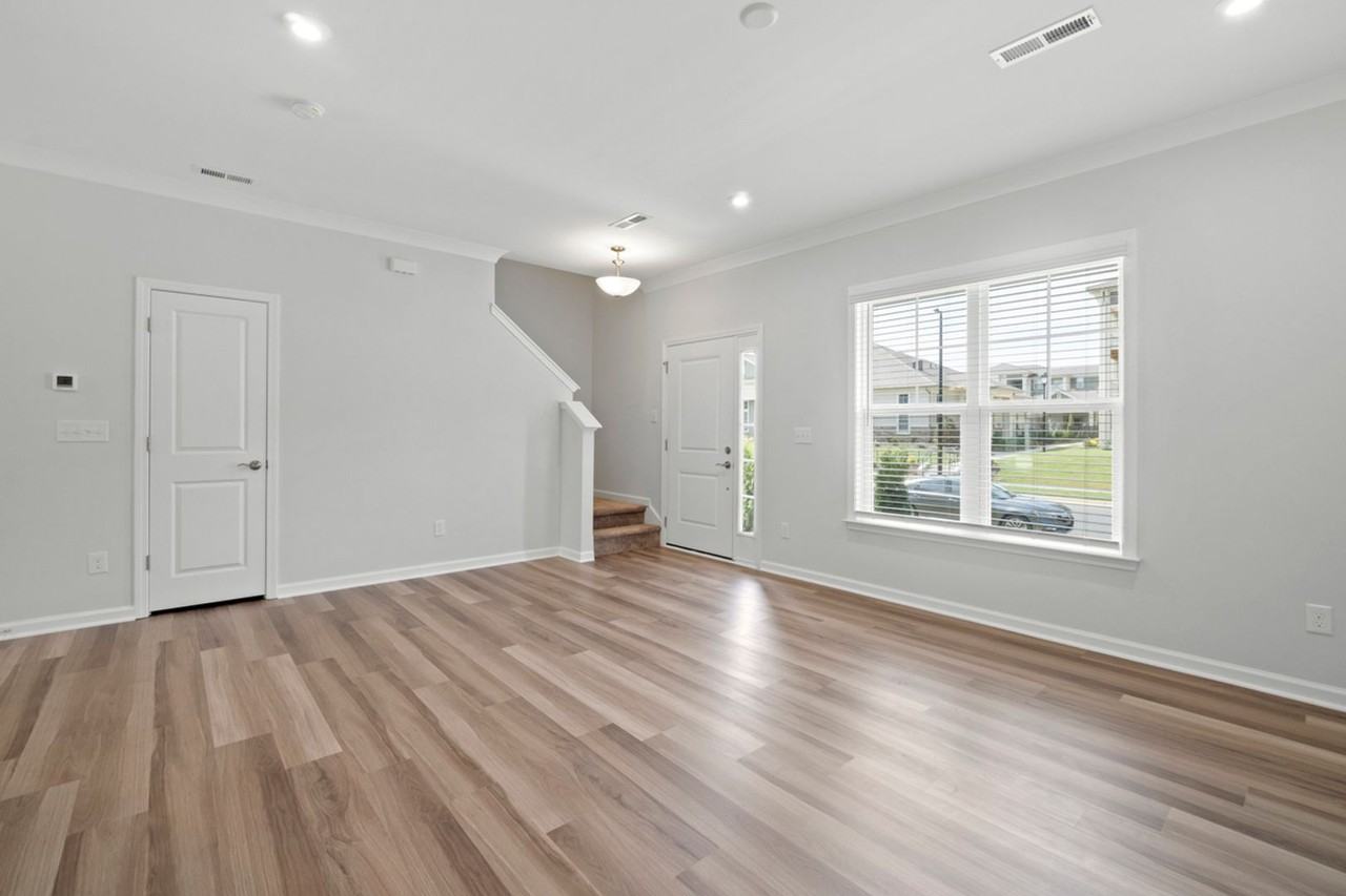 21136 Annabelle Pl - Photo 6 of 32