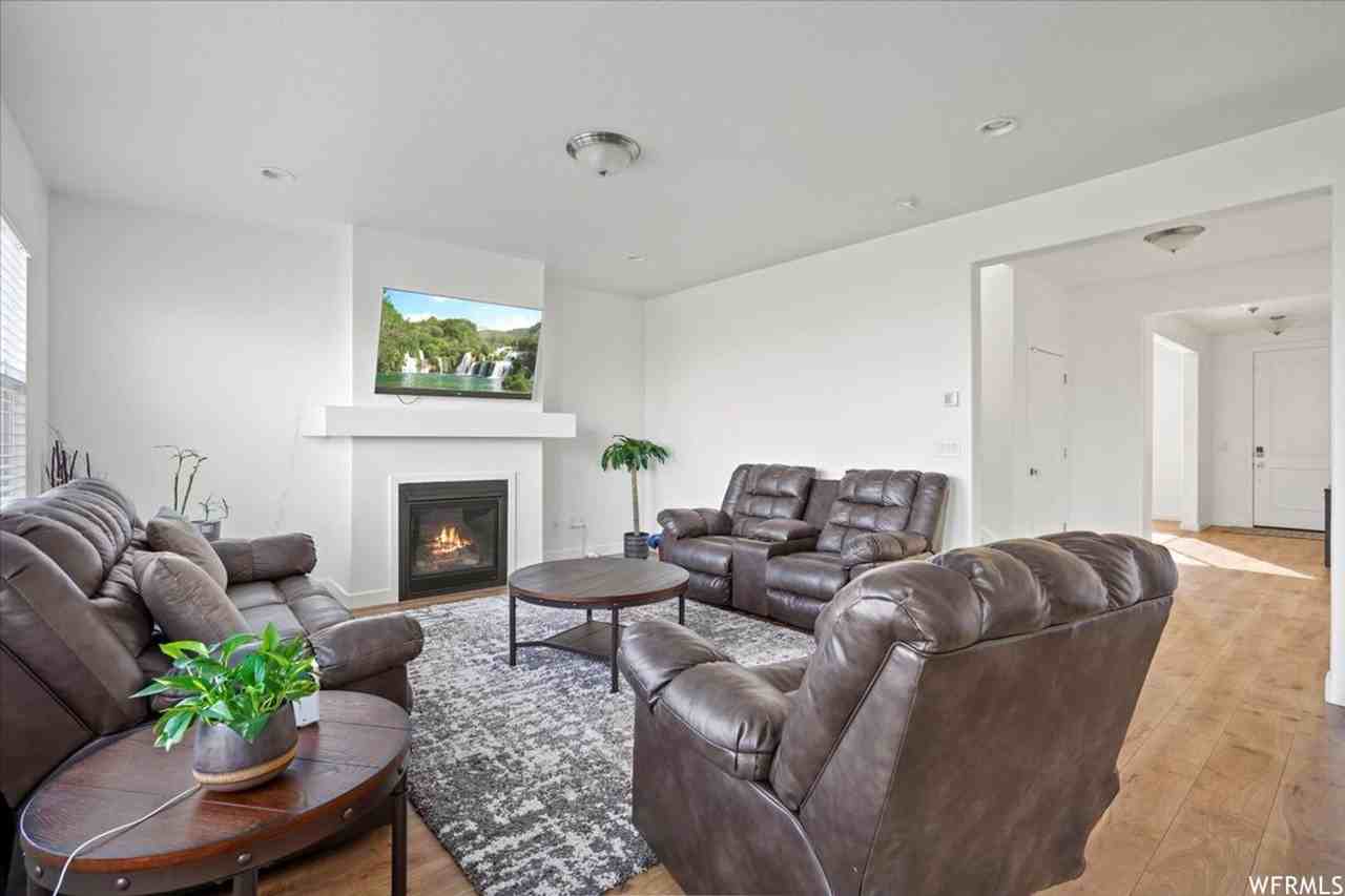 3486 W Beckham Dr - Photo 5 of 26
