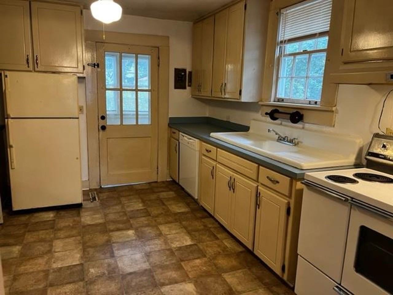 1508 Mcleod Rd - Photo 4 of 14