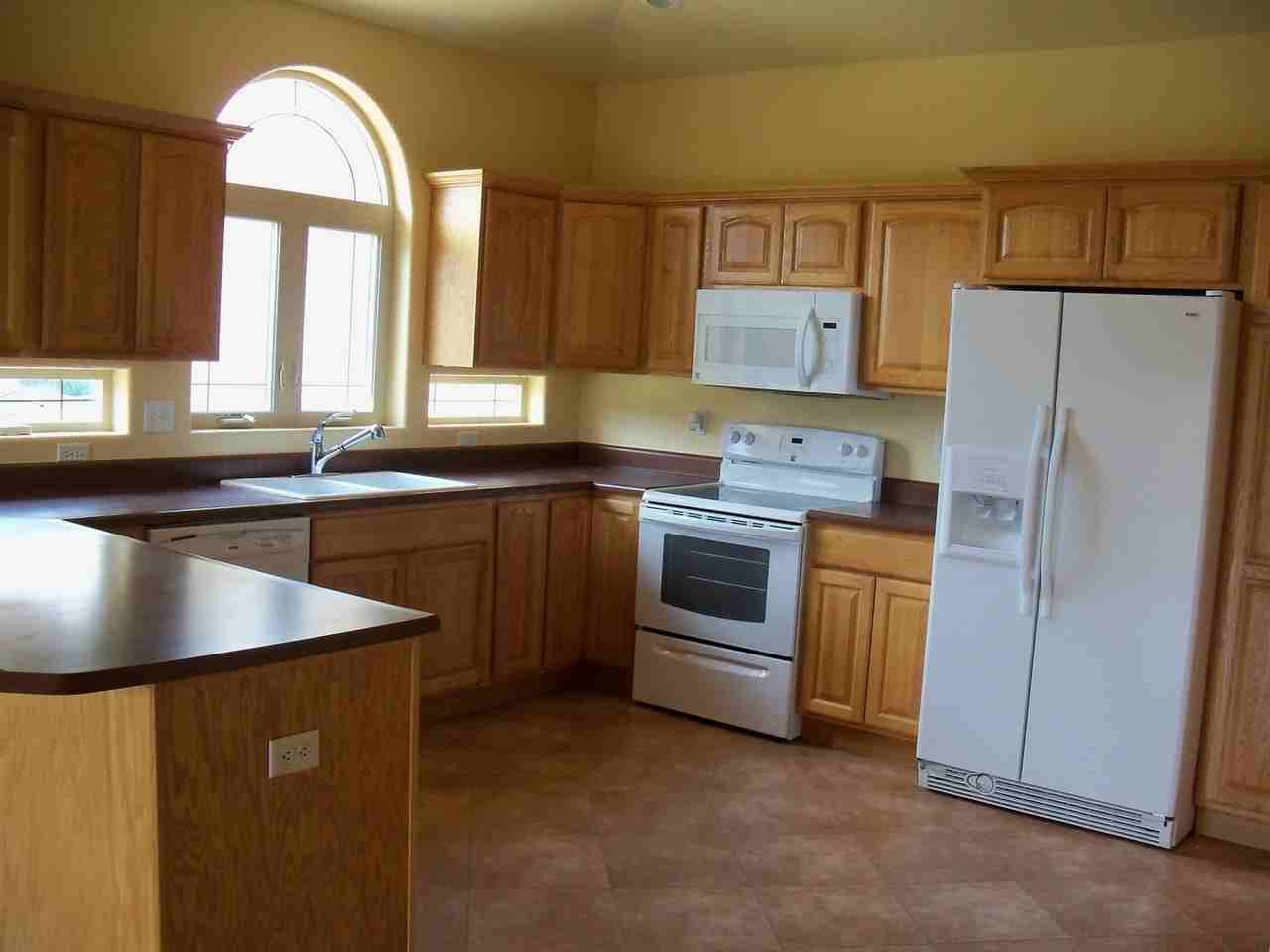 7141 Prestwick Rd - Photo 4 of 32