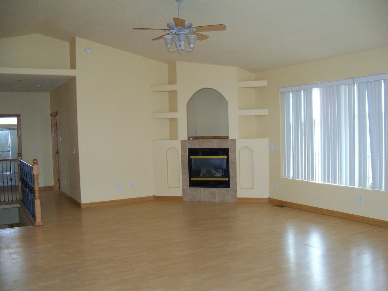 7141 Prestwick Rd - Photo 6 of 32