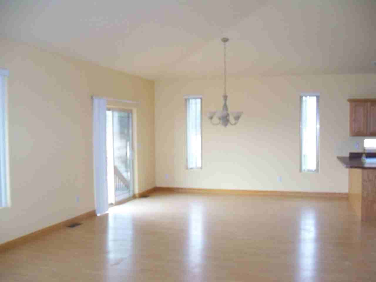 7141 Prestwick Rd - Photo 7 of 32