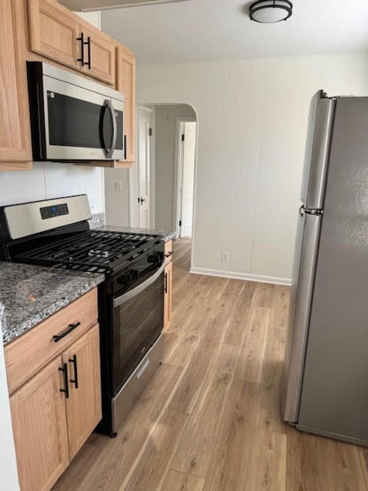 5227 Parkview Ave - Photo 2 of 10