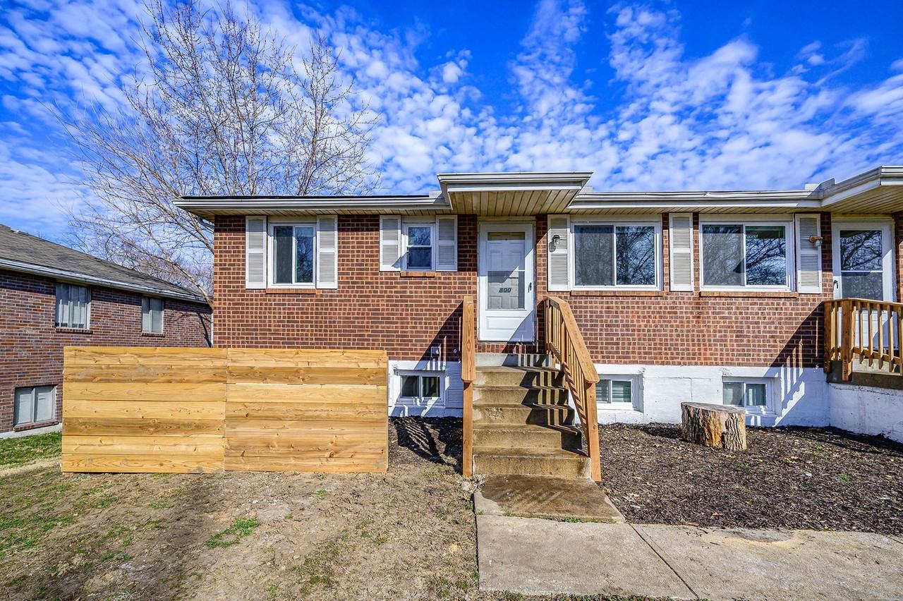 800 Ne 68th St - Photo 2 of 12