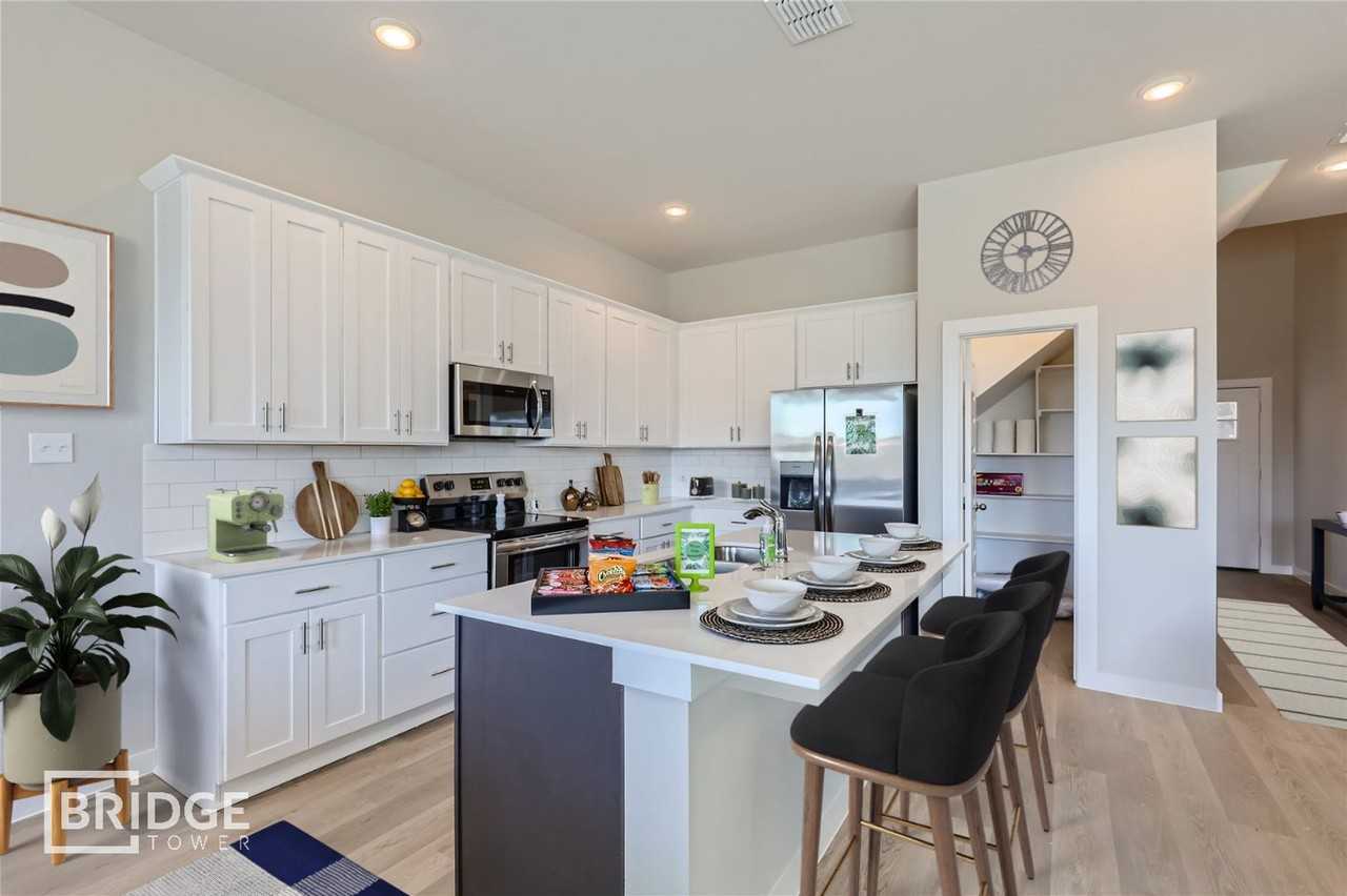 505 Barnwood Ct - Photo 2 of 16