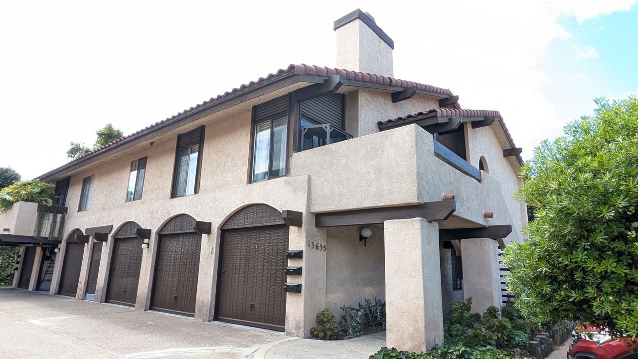 13655 Ruette Le Parc #E - Photo 3 of 24