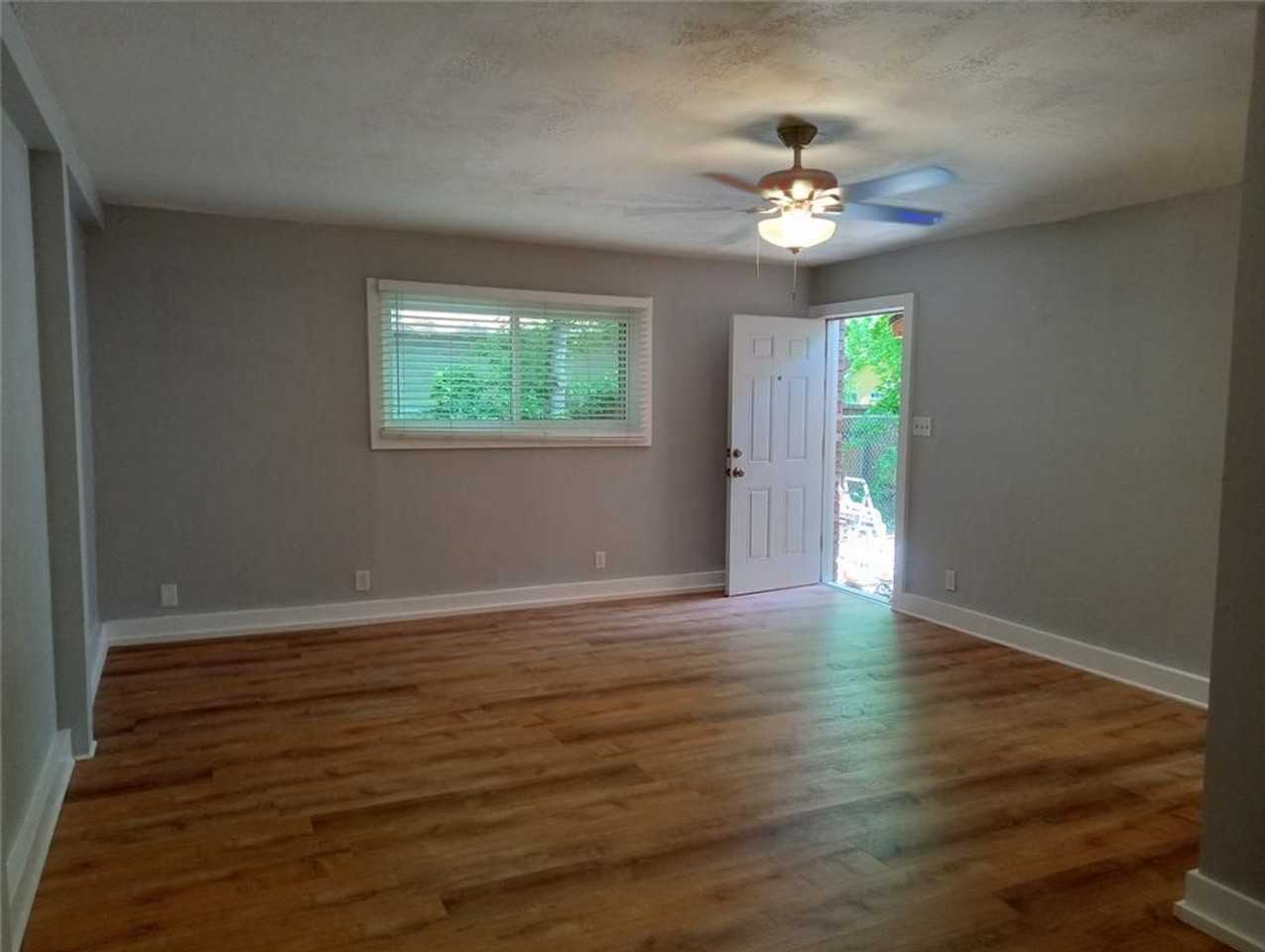 4500 Avenue D #B - Photo 5 of 16