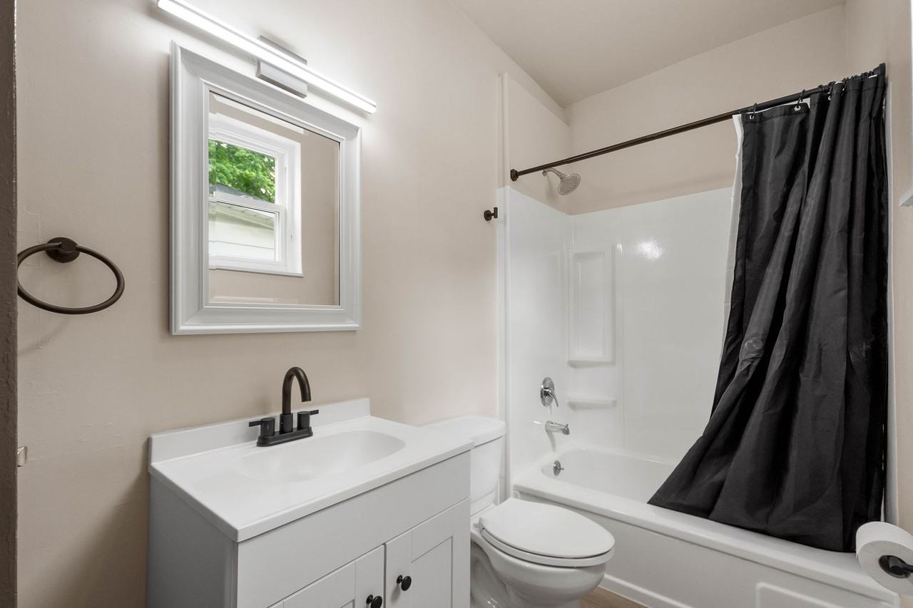 740 Frederick St - Photo 2 of 29