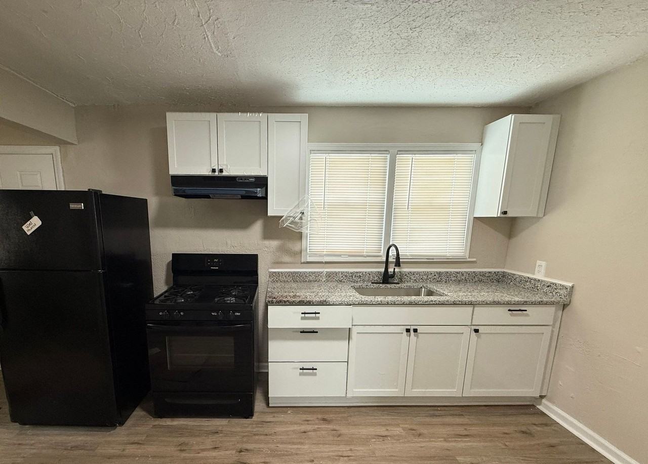 20531 Moenart St - Photo 5 of 10