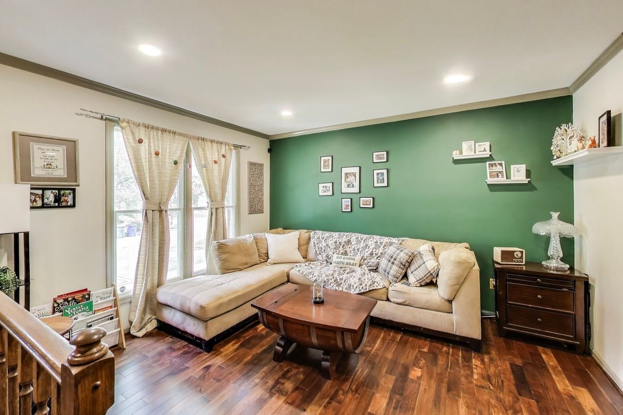 13630 Cedar Creek Ln - Photo 2 of 39