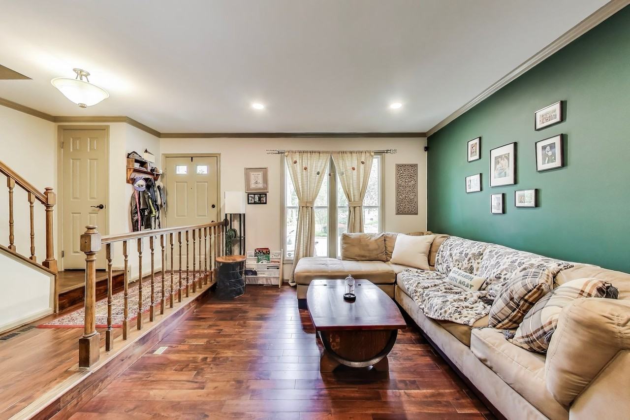 13630 Cedar Creek Ln - Photo 3 of 39