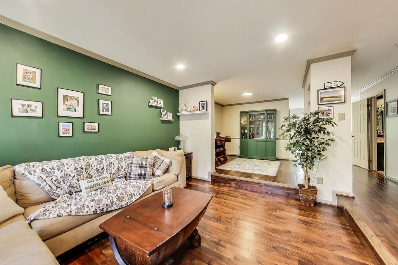 13630 Cedar Creek Ln - Photo 4 of 39