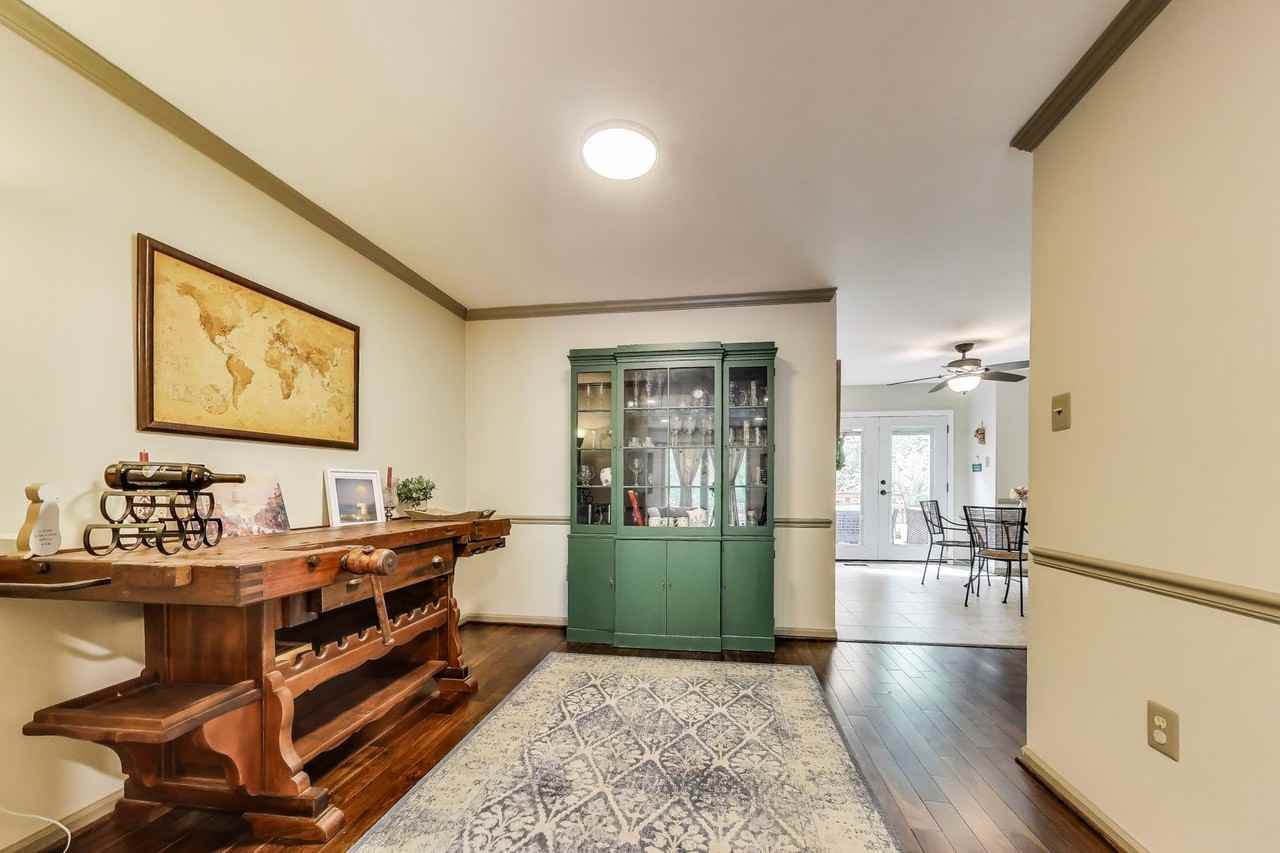 13630 Cedar Creek Ln - Photo 6 of 39