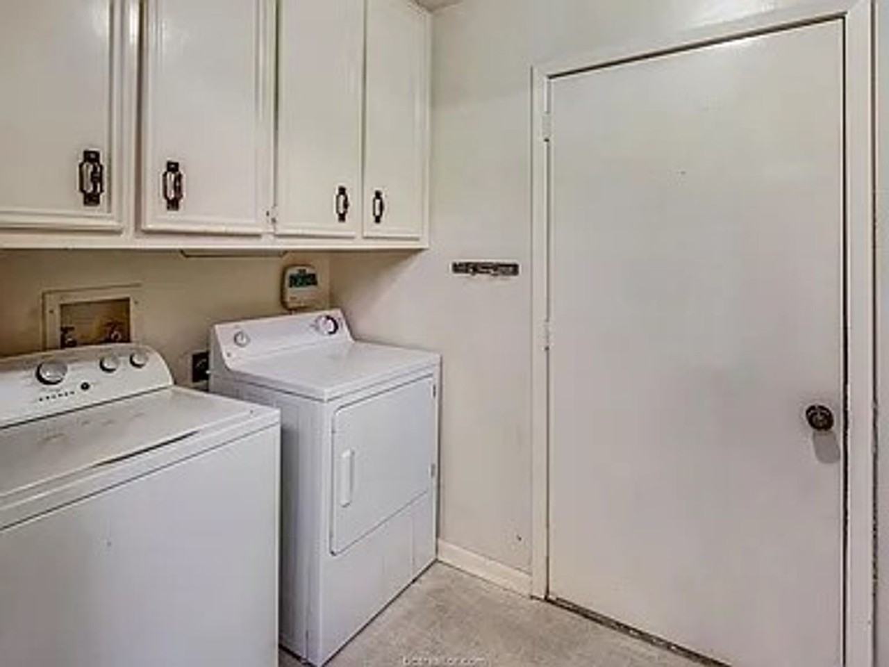 3802 Windridge Dr - Photo 2 of 10