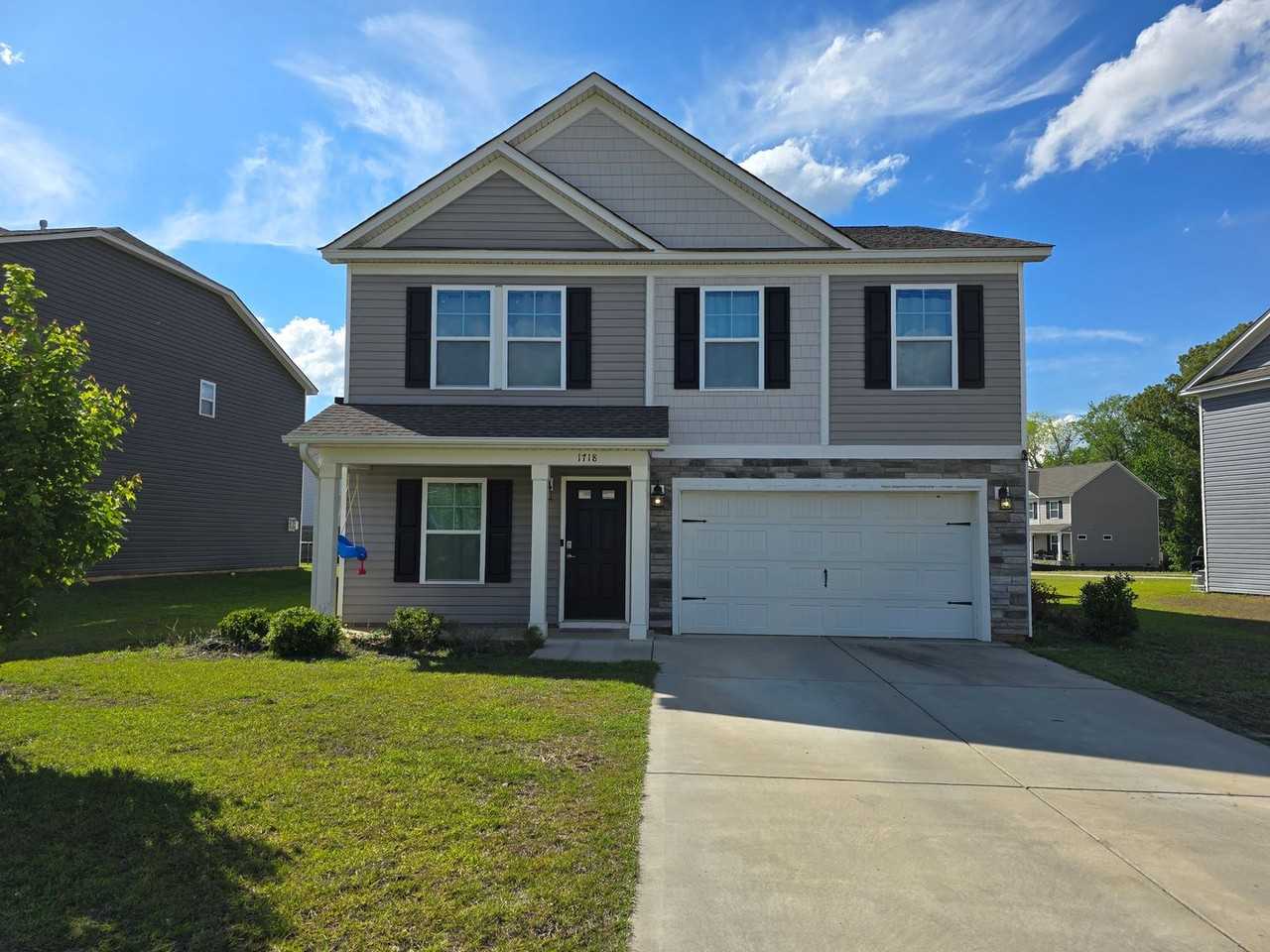 1718 Smalls Dr - Photo 2 of 32