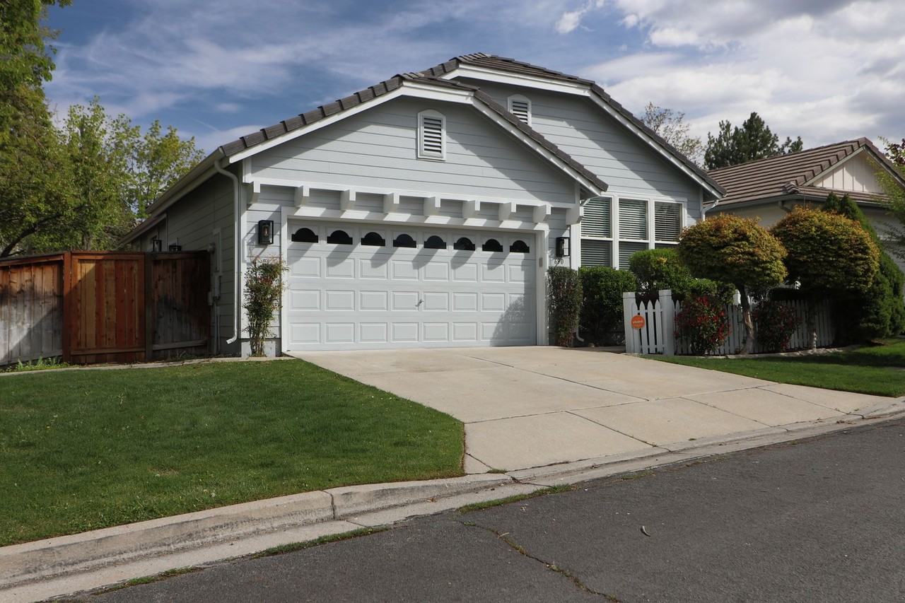 690 Caughlin Gln - Photo 2 of 40