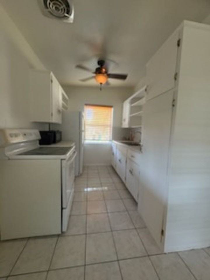 247 Cocos Dr - Photo 5 of 12